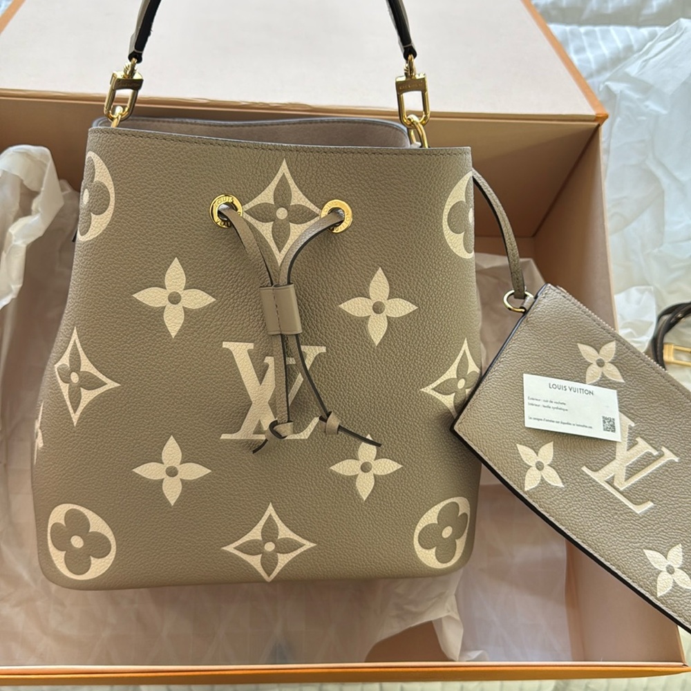 New Louis Vuitton Neonoe Dove Cream